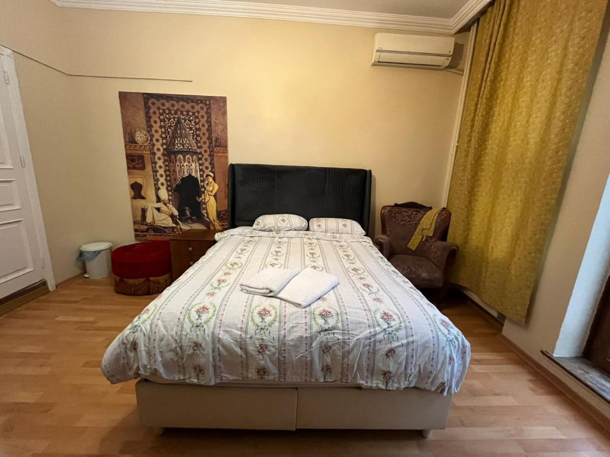 Chambers Of The Boheme Hostel Istanbul Exterior photo