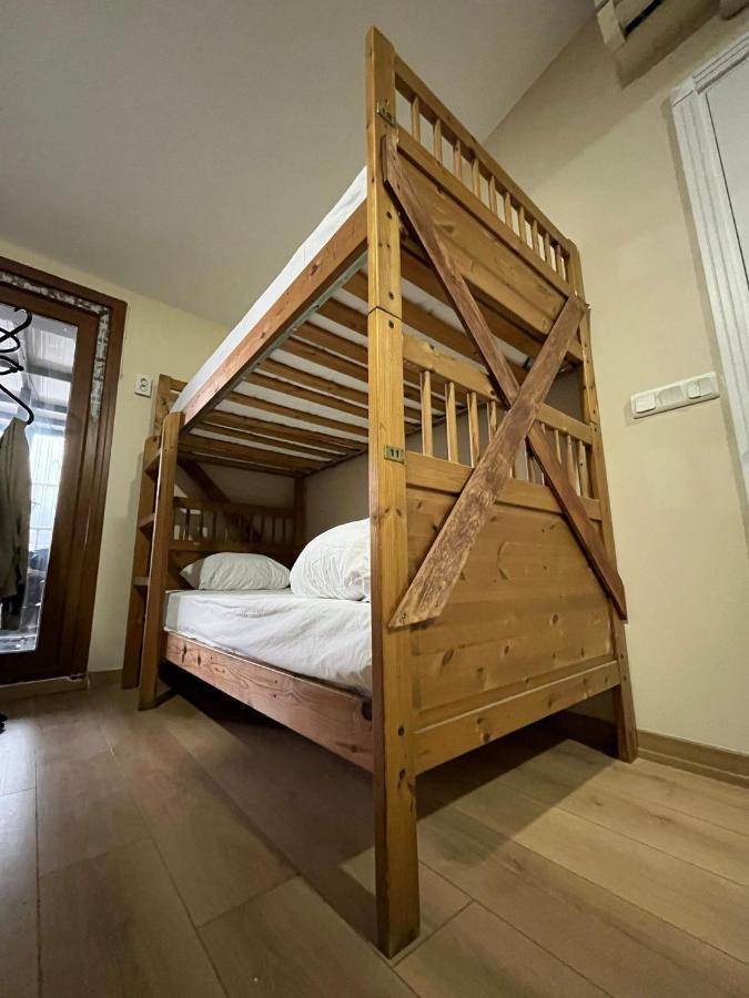 Chambers Of The Boheme Hostel Istanbul Exterior photo