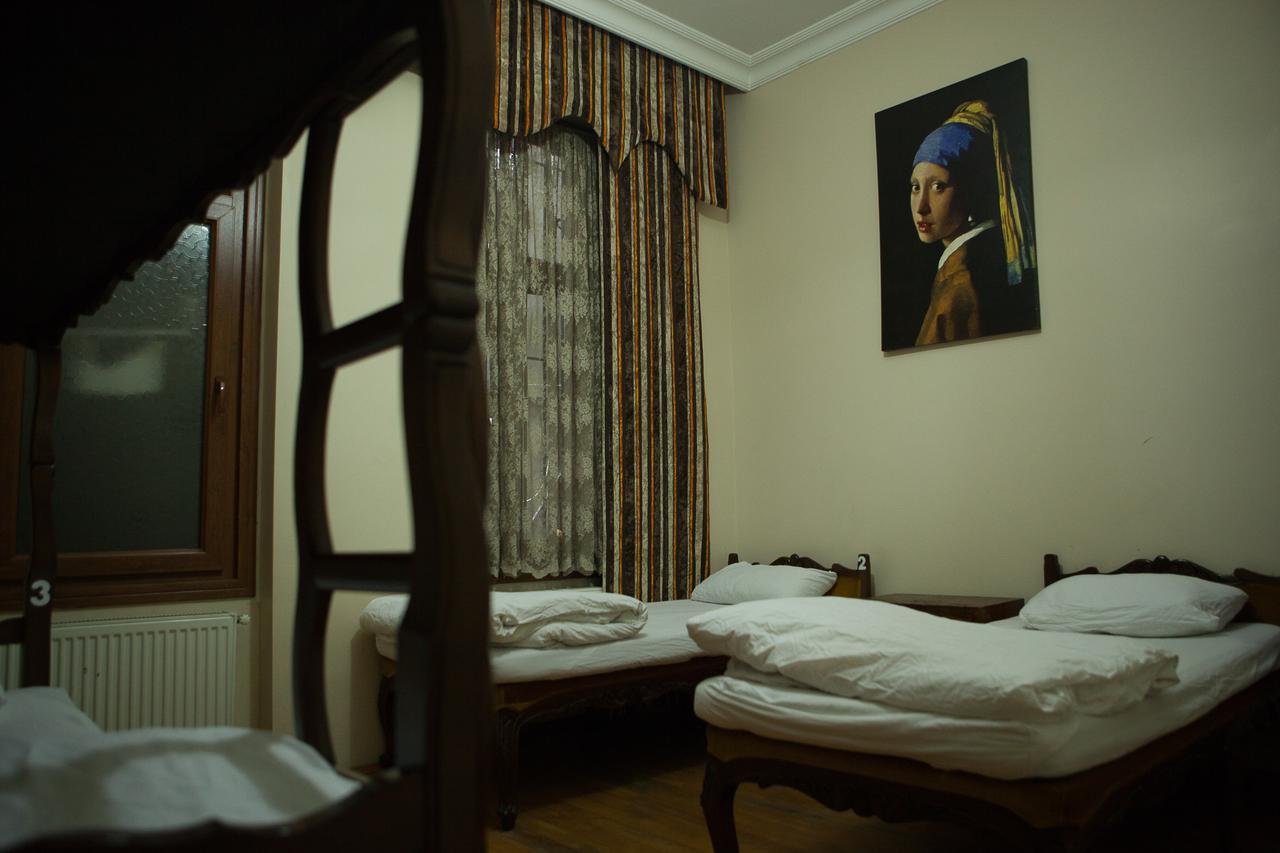 Chambers Of The Boheme Hostel Istanbul Exterior photo