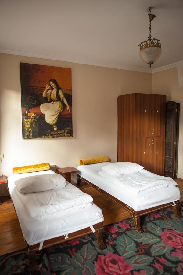 Chambers Of The Boheme Hostel Istanbul Exterior photo